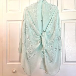 Super cute light turquoise shawl scarf 👗
